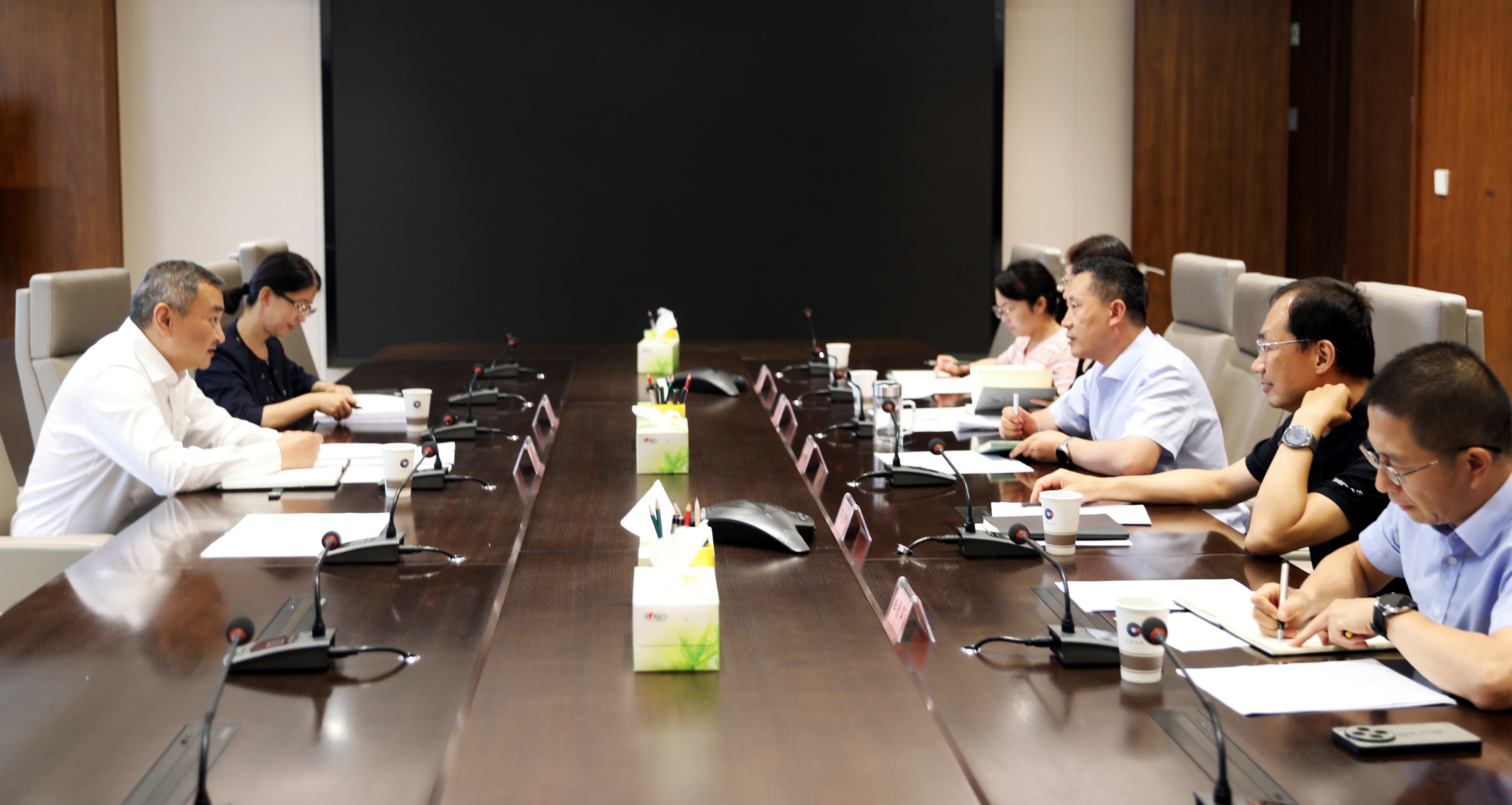 省國資委黨委委員、副主任王軍蒞臨青海國投調(diào)研指導(dǎo)工作